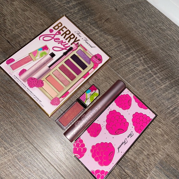 New! Too Faced set - Picture 4 of 9